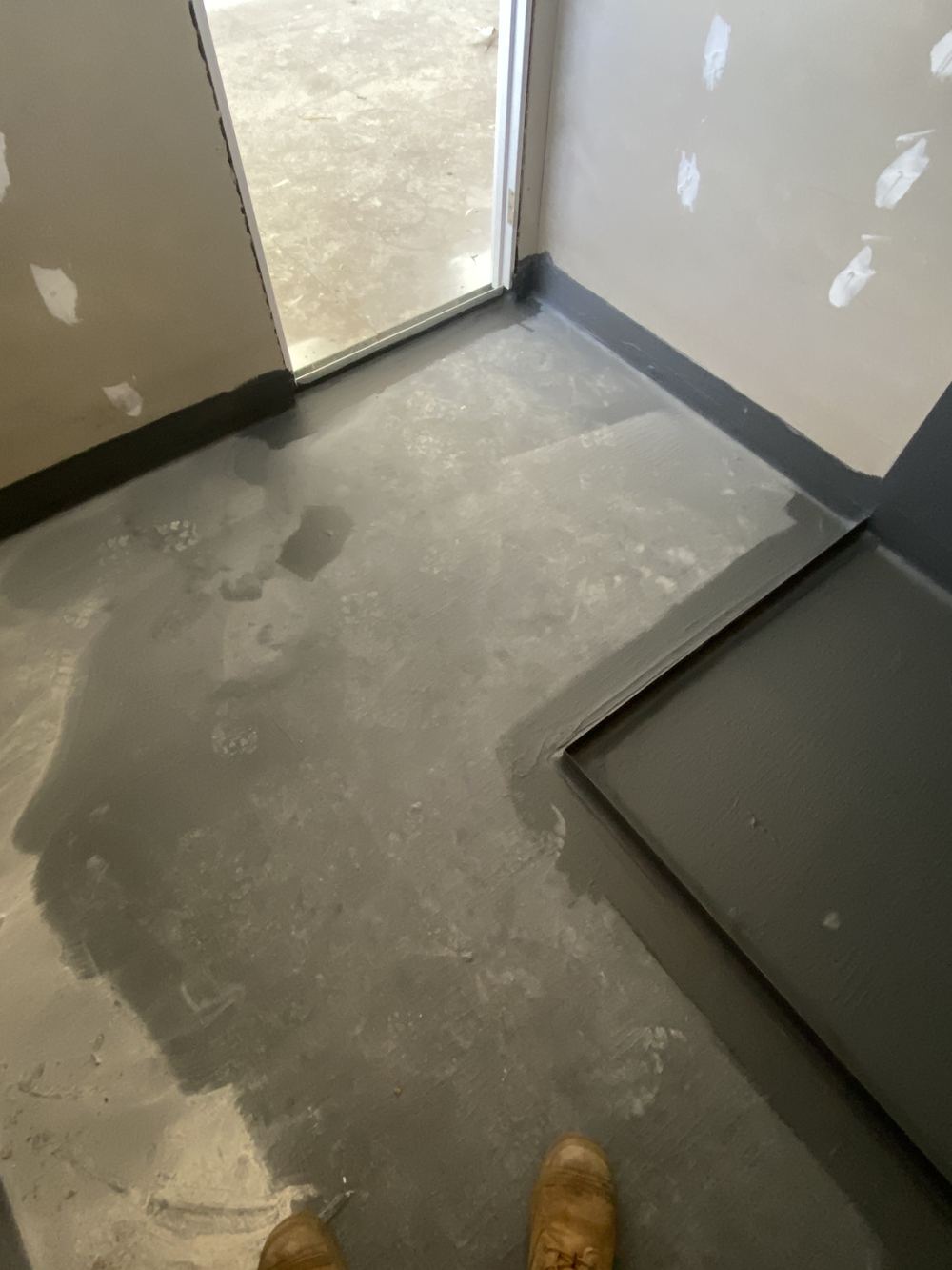 Ensuite floor squeaking underfoot at fixing stage, found during a fixing stage inspection in Kellyville