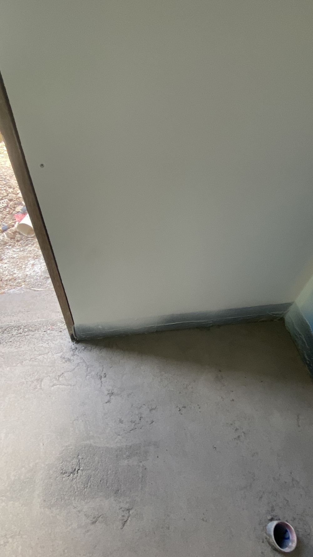 Paint over a waterproofing membrane